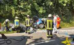 Schwerer Verkehrsunfall und Kellerbrand fordern Feuerwehr Pfaffenhofen